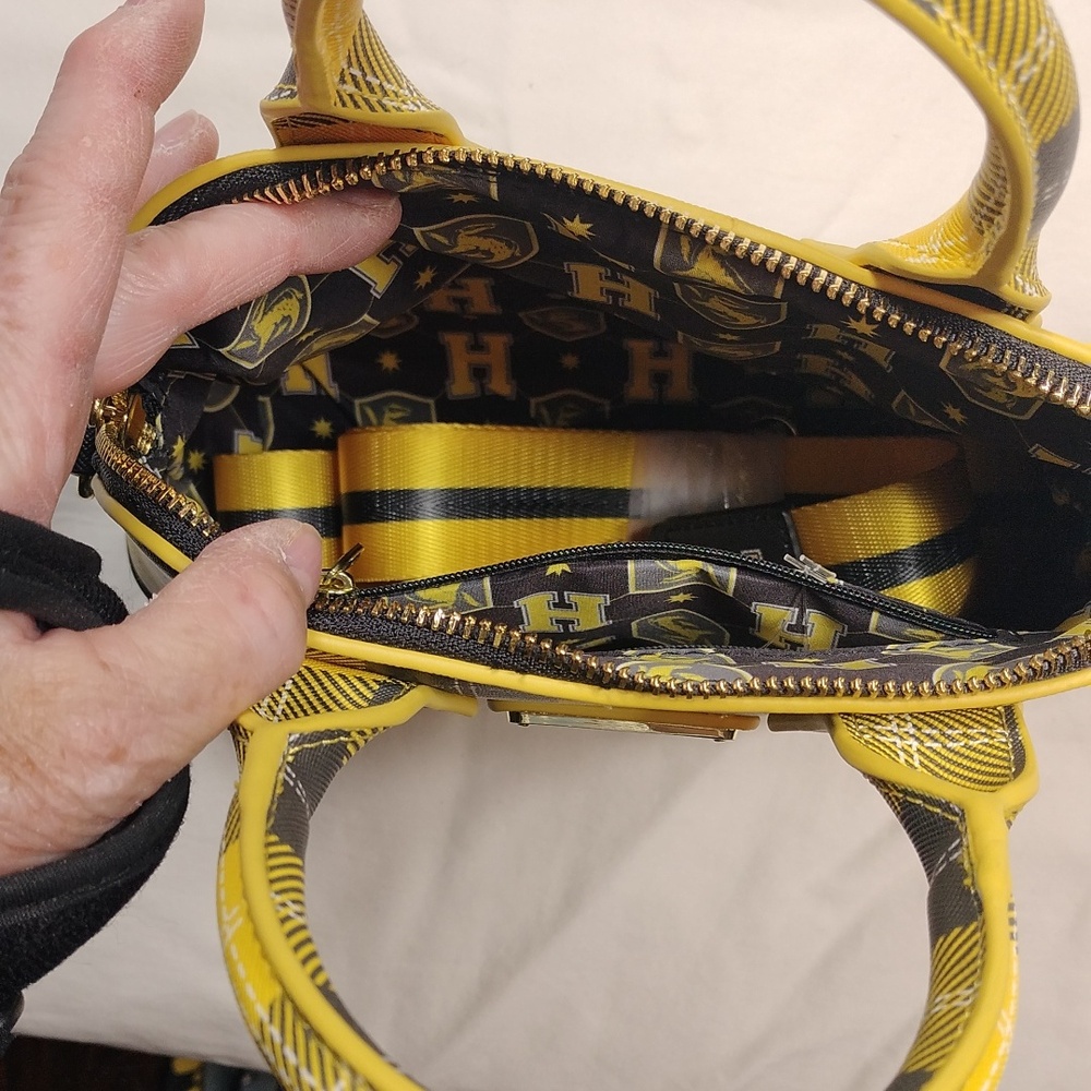 Hufflepuff Loungefly Yellow and Black Plaid Handbag - Picture 6 of 14
